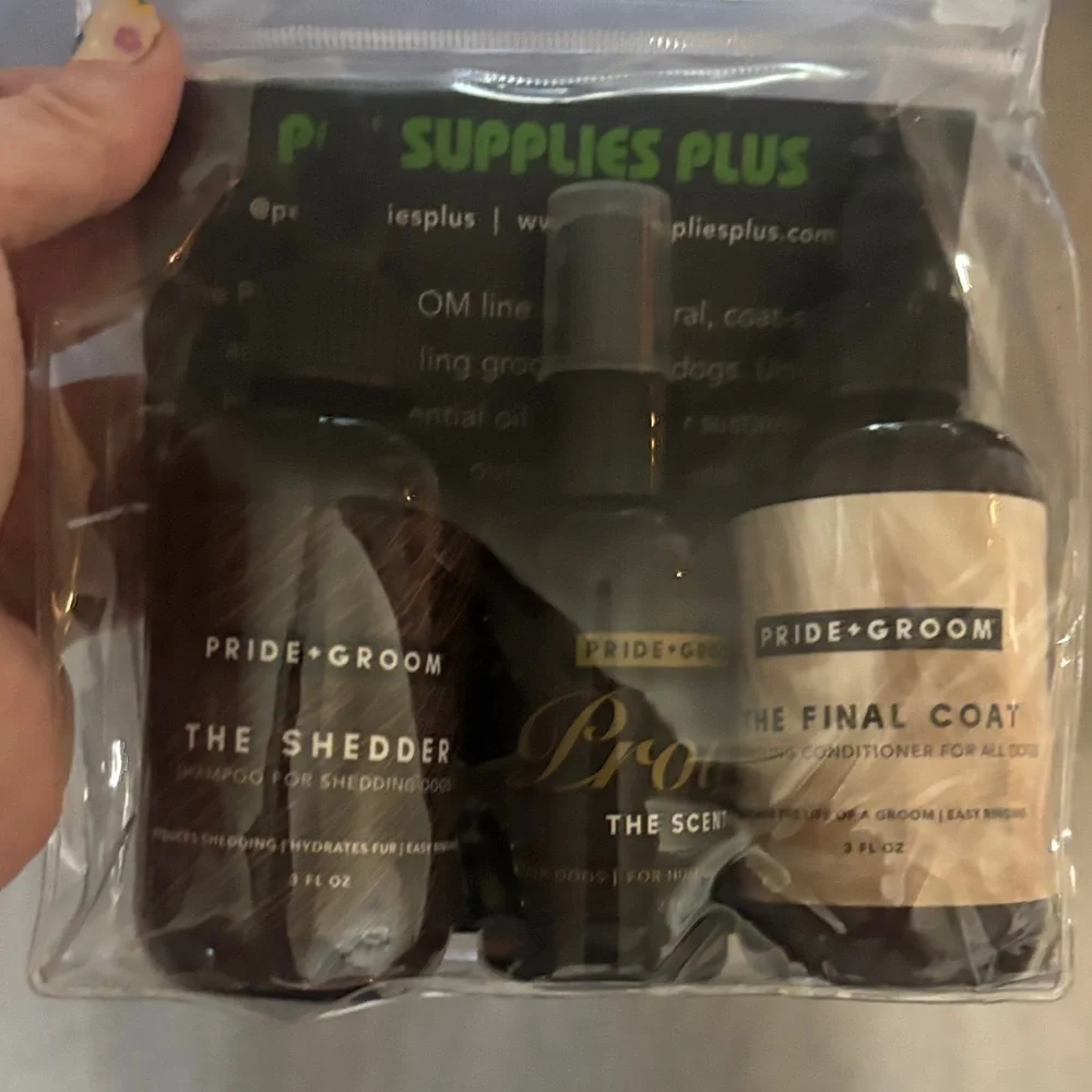 The Selfie Wash Kit for dogs set of three brand new never used/opened make offer